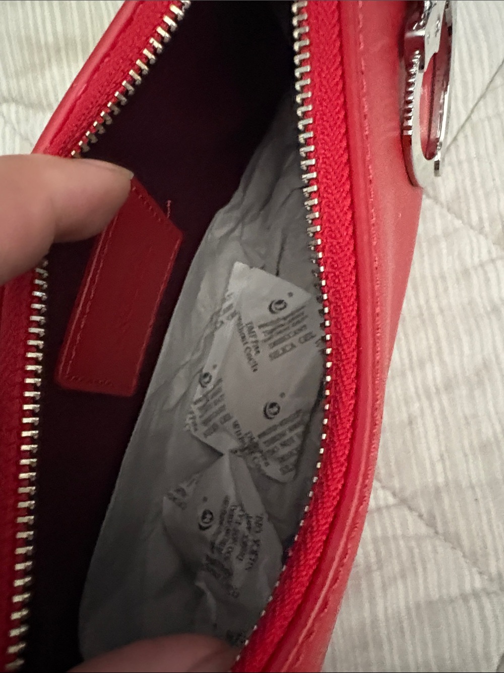Marc Jacobs handcuff Red Shoulder Bag with Heart Charm and Dual Straps - Picture 4 of 9